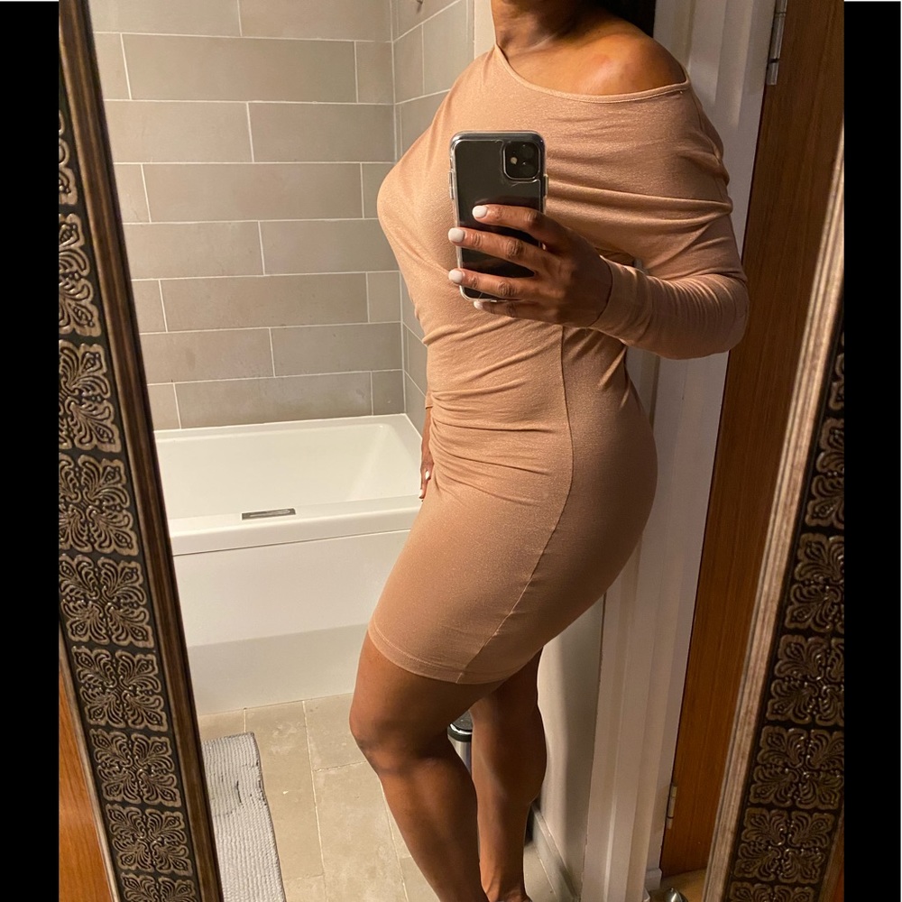 🤎🤎 NWOT BCBG MAXAZRIA Tan Shimmer Dress